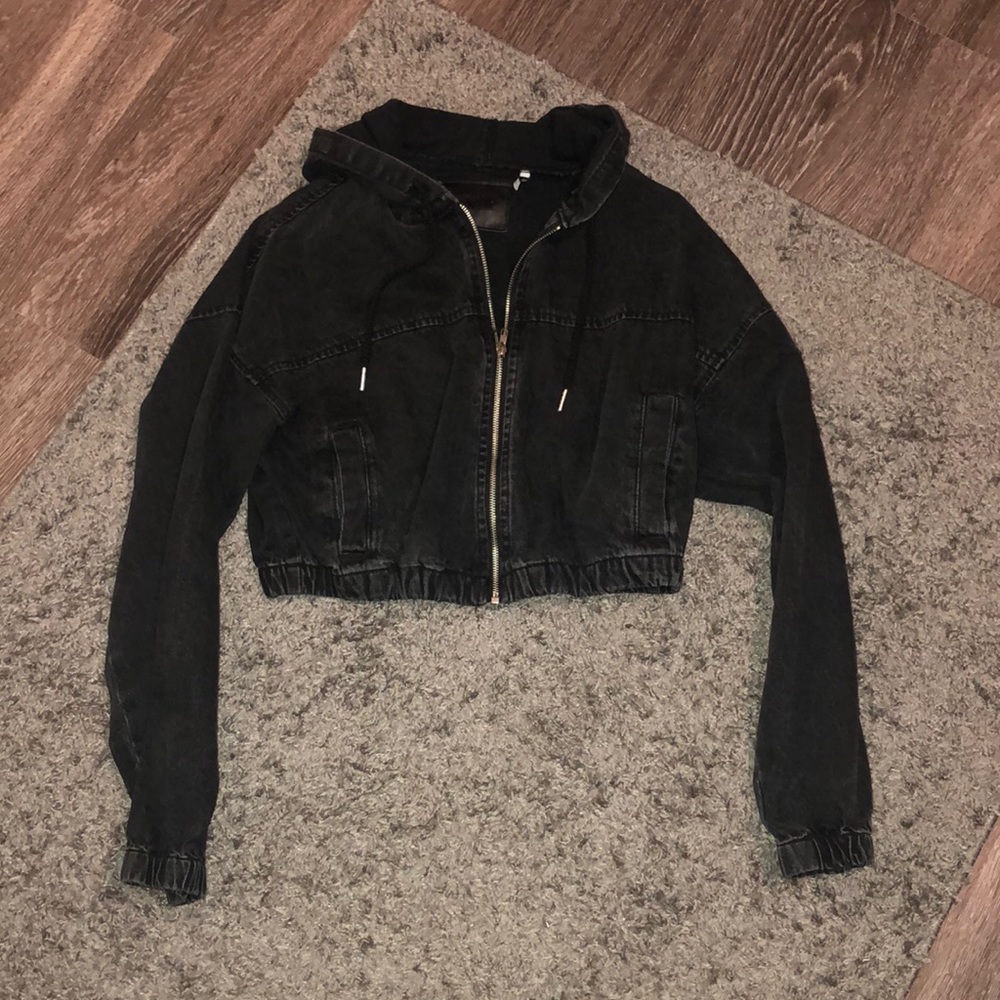 Cropped denim black jacket with hood size XL
